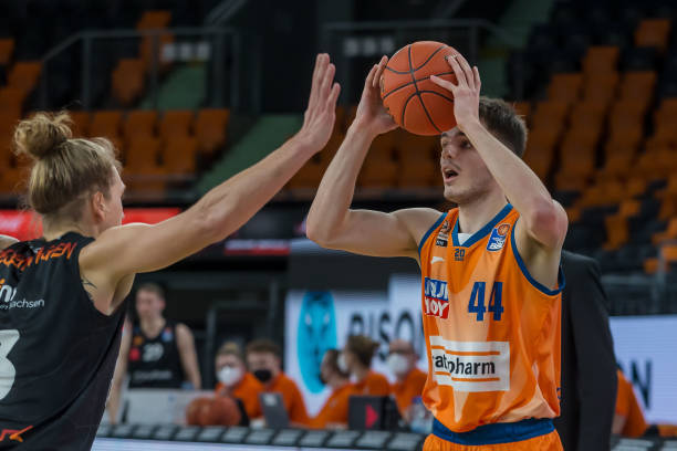 面对西汉姆 面对西汉姆